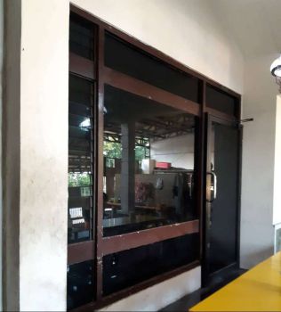 Disewakan Rumah Induk (bekas disewa kantor/usaha)