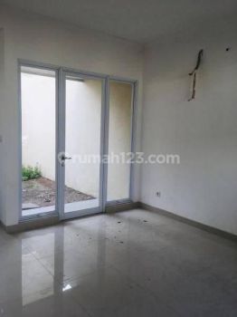 Rumah  mewah di  jual cepat dibawah pasar cluster Thames Jakarta Garden City