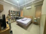 thumbnail-disewa-rumah-4-kamar-8x20-25-lantai-full-furnished-6