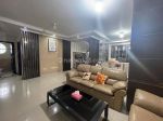 thumbnail-disewa-rumah-4-kamar-8x20-25-lantai-full-furnished-4