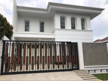 Rumah Intercon Jakarta Barat , Luas Tanah 425m2 , Ada Swimming Pool