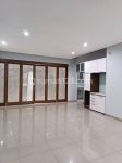 thumbnail-disewakan-rumah-modern-minimalis-baru-renovasi-puri-indah-2