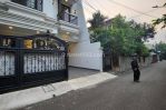 thumbnail-rumah-baru-lokasi-terbaik-lingkungan-tenang-rawamangun-jaktim-1