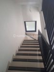 thumbnail-rumah-25-lt-modern-kontemporer-dalam-townhouse-few-rooftop-taman-kota-8