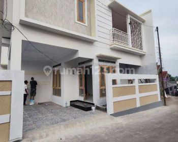 Rumah Mewah Hoek Free Biaya di Pancoran Mas Depok Dekat Villa Santika