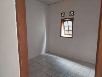 Disewakan Rumah Petak Luas, Bersih, Baru Renovasi, Bayar Bulanan!!