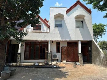 Rumah Murah 2 Lantai Baru Renovasi Semi Furnish Siap Huni Dekat Gwalk Di Village