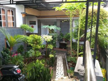 Rumah cantik ,luas, murah