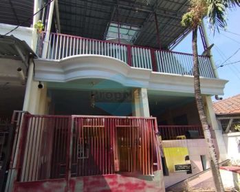 sewa Rumah Babatan Pratama Wiyung 3 lantai