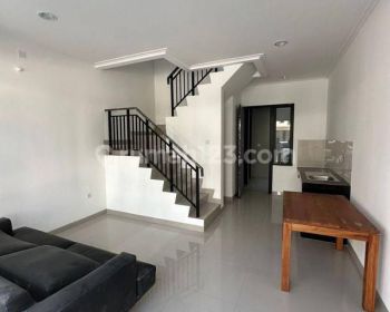 Rumah 2 Lantai Siap Huni Cluster Danau Uk. 4,5x12,5 Pik 2