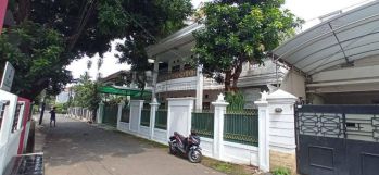 Rumah Cantik, Mewah, dan Murah di Ampera Kemang Lokasi Strategis