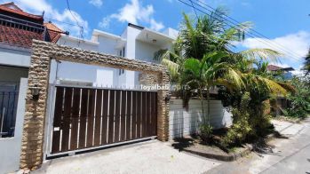 Luxury And Modern House With White Nuance In Taman Mumbul, Bali