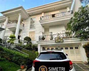 Rumah di Perumahan Tirta Golf Bsd Tangerang Selatan, Mewah