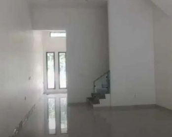 Rumah Mewah Bangunan Baru 3 Lantai Ada Kolam Renang Taman Surya 5