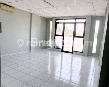 RUKO 3.5 LANTAI DI MEKARWANGI KAWASAN RAMAI COCOK UNTUK BERBAGAI USAHA