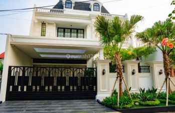 Dijual Rumah Mewah Ada Kolam Renang Plus Rooftop di Duren Sawit