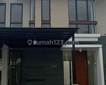 Rumah Northwest Hill Lake Park Central Citraland Surabaya Barat