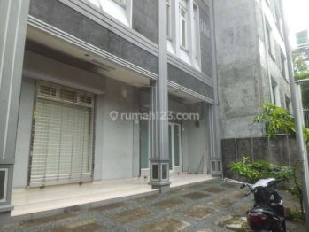 Ruko2 Lantai Dekat Ke Stasiun Mrt .h.nawi Jl.fatmawati Raya . 160 Jt Thn
