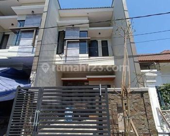 Rumah Baru Minimalis Mulyosari Surabaya Timur, Row Jalan Lebar