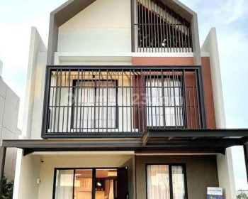 Rumah 3 Lantai Baru di Cluster strozzi, Gading Serpong