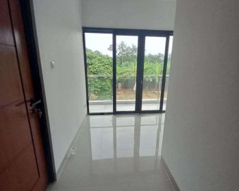 rumah 2 lantai exlusive cuma selangkah exit toldi kota bekasi