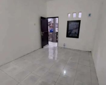 Dikontrakan fav,UK 4x8 fas,AC,k-mandi dalam,parkir mobil/motor