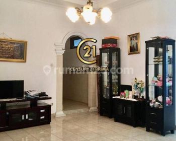 Rumah Strategis Harga Menarik Di  Pesanggrahan Petukangan Selatan