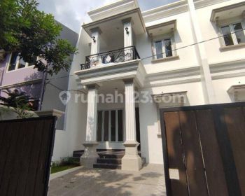 Rumah Strategis selangkah pintu tol kukusan krukut tanah baru beji depok