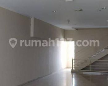 Disewakan Ruko di Jalan Holis Mainroad 160 m²