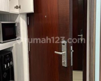 Disewakan Apartemen Sky House Furnished