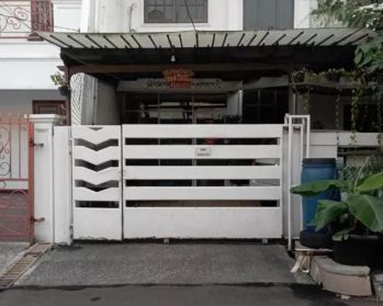 Rumah di Muara Karang VIII, lingkungan nyaman dan jarang ada.