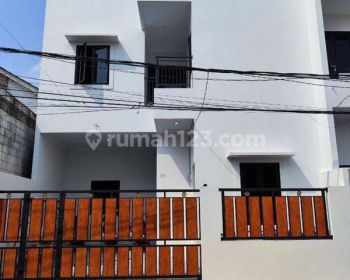 Rumah 2 Lantai Luas Siap Huni di Cijantung Pasar Rebo Jakarta Timur