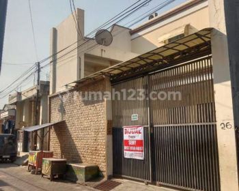 Jual Rumah dan Bangunan industri, 3lantai, lokasi pusat kota dan aman