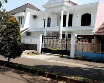 Rumah bagus 3 lantai di Giri Loka, BSD City