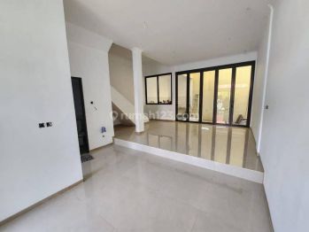 Di Jual Cepat Rumah 2.5 Lantai Minimalis di Alam Sutera Tangerang