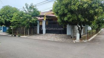 Rumah Hook Siap Huni di Mutiara Sanggraha, Jakarta Timur