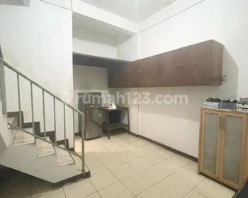 Chandra Disewa Rumah Uk 4x19m Jalan 2 Mobil di Jelambar