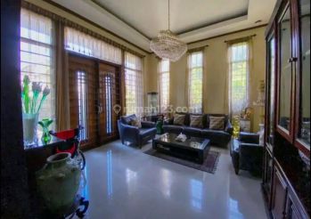 Dijual rumah mewah dan nyaman di area Turangga