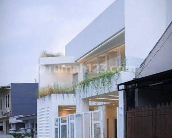 Rumah Indah Simpang Darmo Permai Furnish