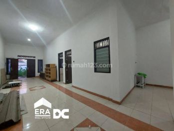 Rumah Halaman Luas Siap Huni Dekat Stasiun Poncol Semarang Utara