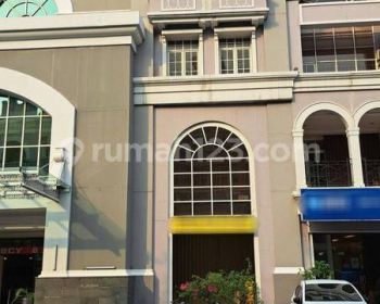 Ruko 5 lantai MOI 5x18 disamping lobby hadap Selatan