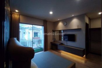 Disewakan Rumah Golf Island (PIK 1), Ukuran 8 x 15, Termurah dan Siap Huni