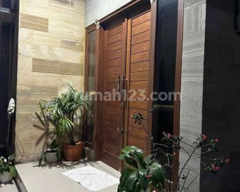 Rumah 2 Lantai Furnished Muding Kerobokan Area