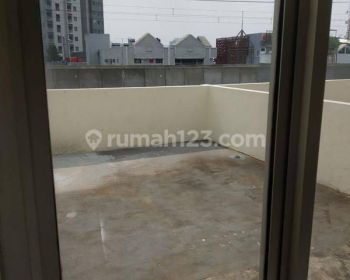 Ruko 3.5 Lantai Jl.fatmawati Raya . Sudah Renovasi . 220 Jt Thn