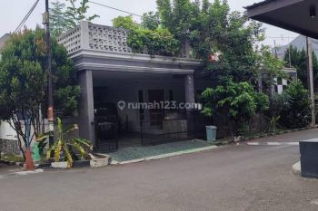 Dijual Rumah di Komplek Serpong Park , Serpong Utara , Tangerang