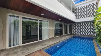 Sewa Rumah Private Pool Kebayoran Baru Dekat Ke Suryo Dan Senopati