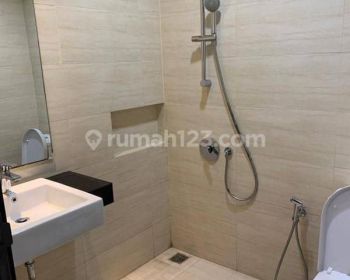 Disewakan rumah 4 kamar 3 Lantai murah bangett!!!! Yuk sewakan