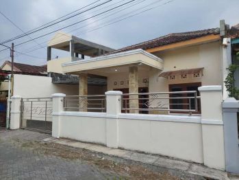 Disewakan rumah gentan depan luwes gentan hanya 1 menit