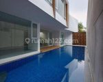 thumbnail-brandnew-with-pool-lift-and-rooftop-4