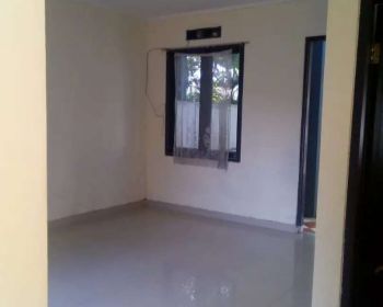 Murah Baru Renovasi Disewakan Dikontrakkan Depan Taman Dekat ke Mesjid